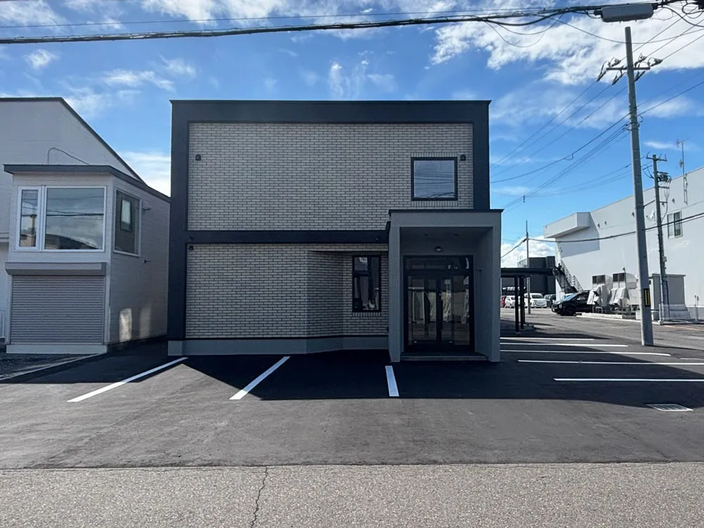 新築賃貸店舗！ 全面タイル張りの高級感あるオシャレな店舗